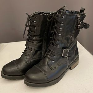 NWT White Mountain lace-up boots, size 7 1/2